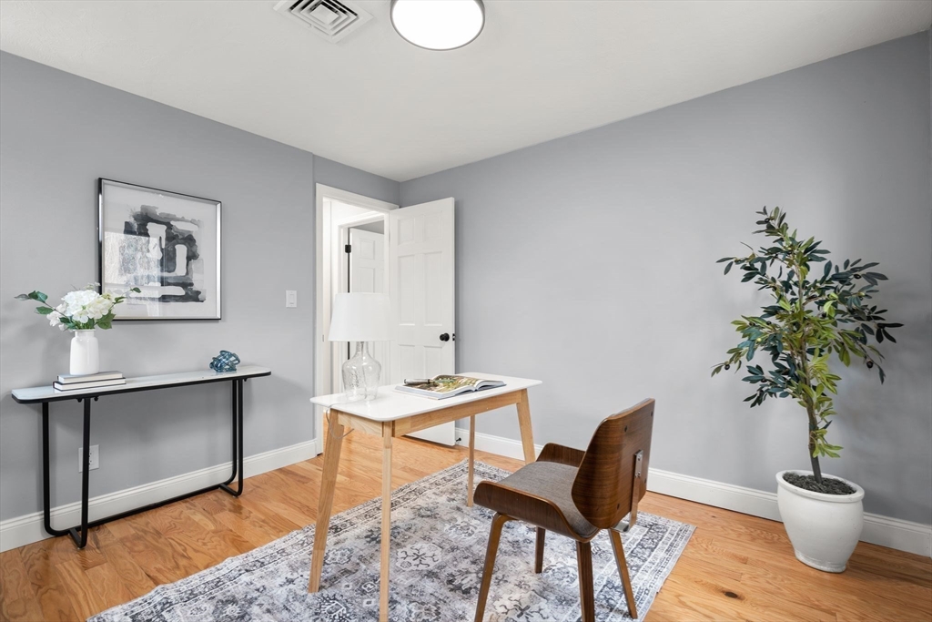 10 Crescent Ave