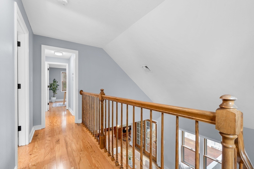 10 Crescent Ave
