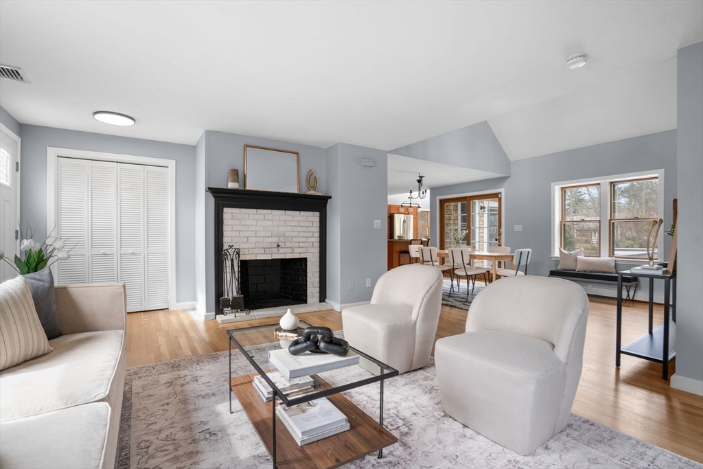 10 Crescent Ave