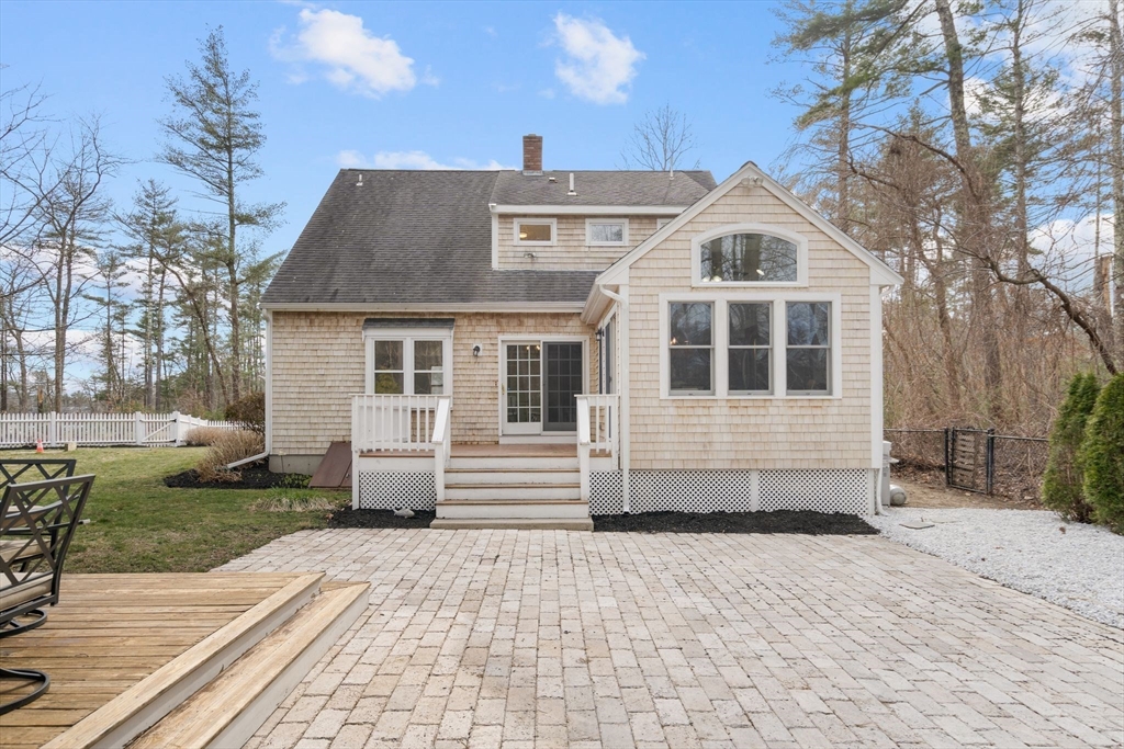 10 Crescent Ave