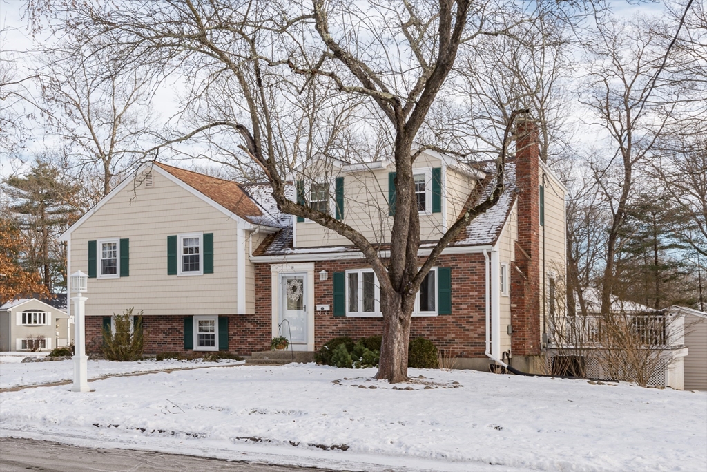 16 Old Coach Rd