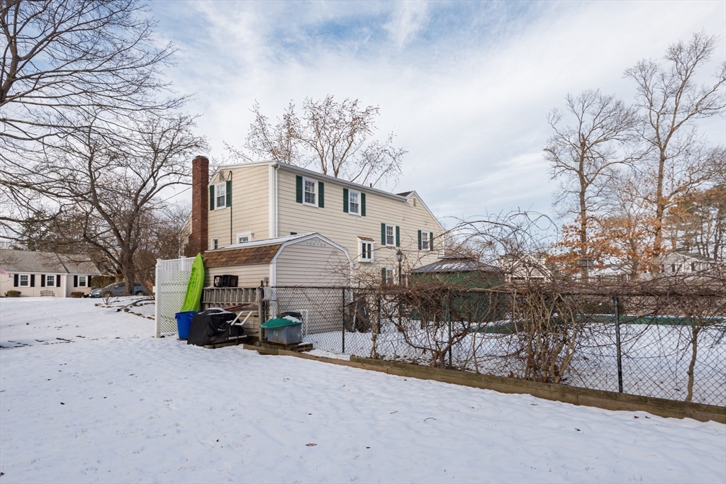 16 Old Coach Rd