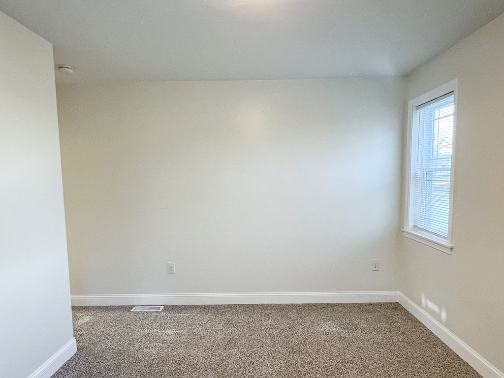 194 Commercial St Unit: SF