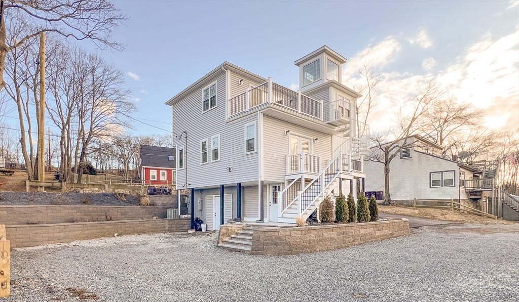 194 Commercial St Unit: SF