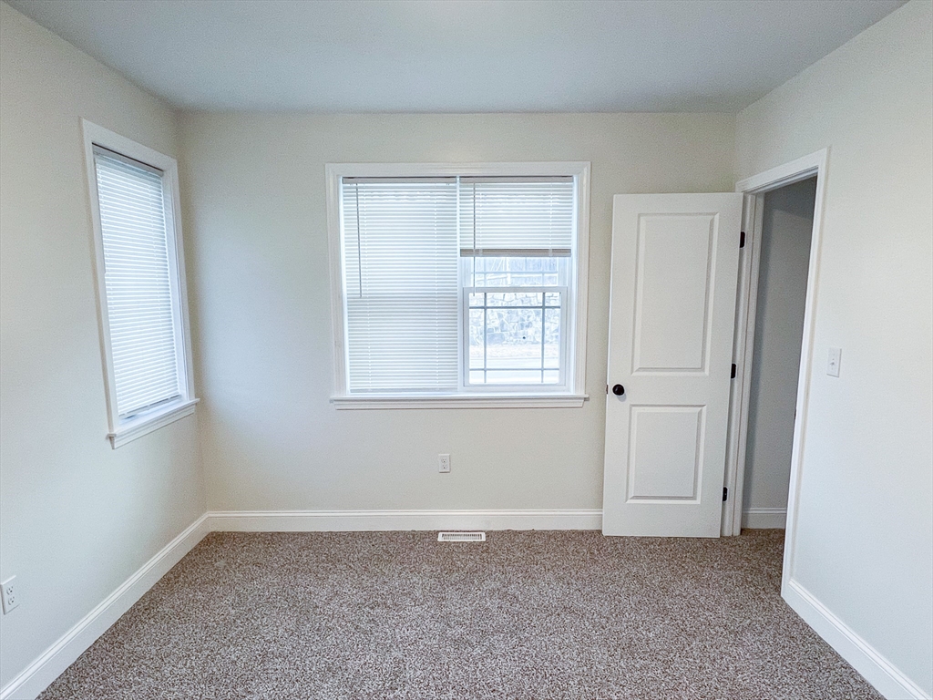 194 Commercial St Unit: SF