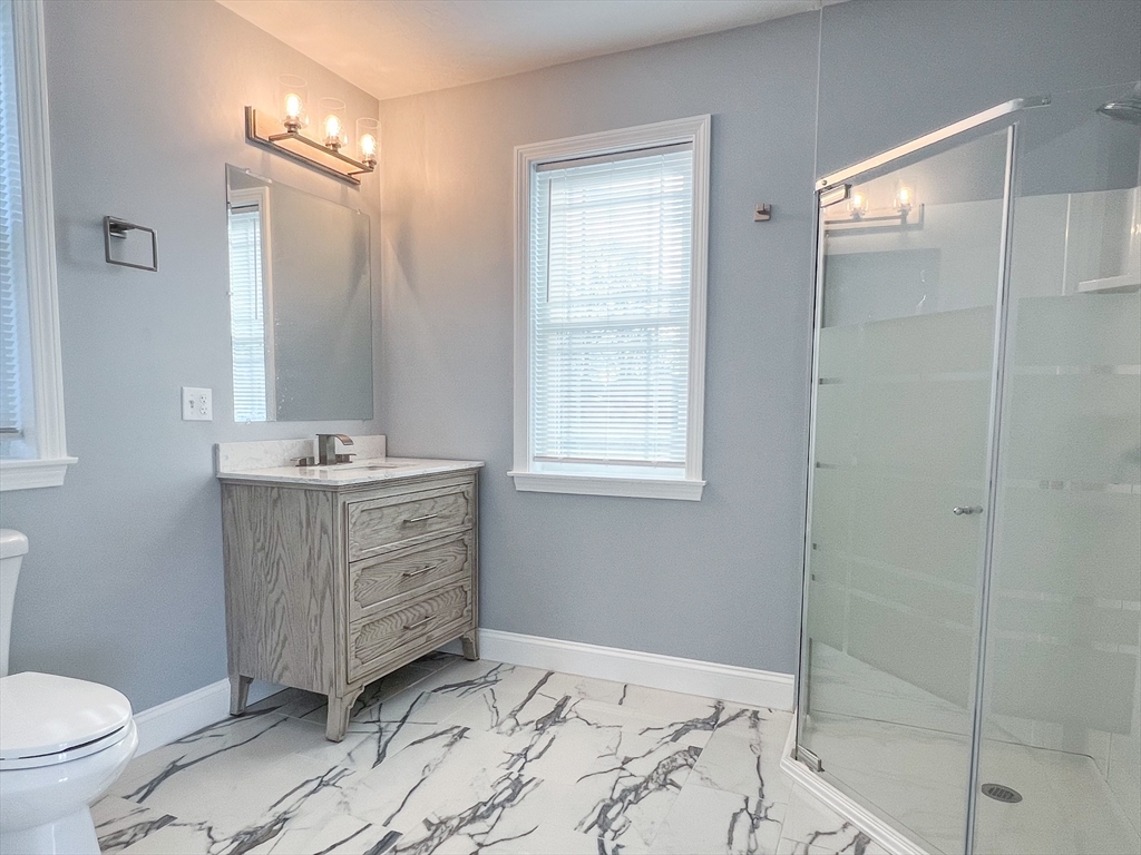 194 Commercial St Unit: SF