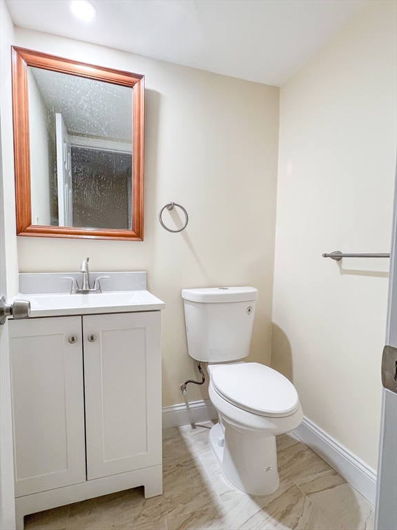 194 Commercial St Unit: SF