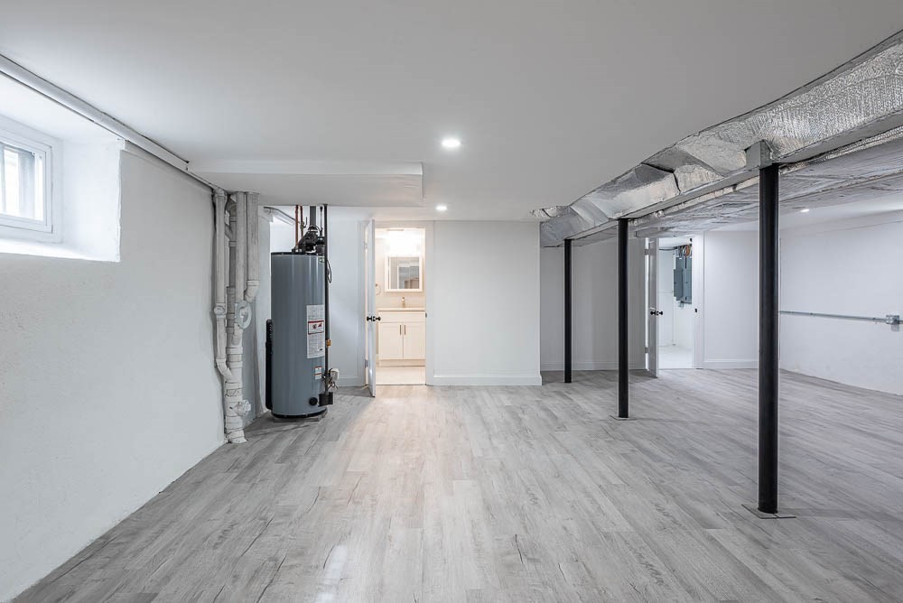 6 Rock Road