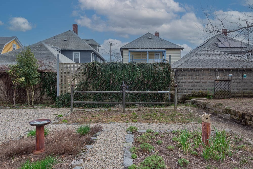 6 Rock Road