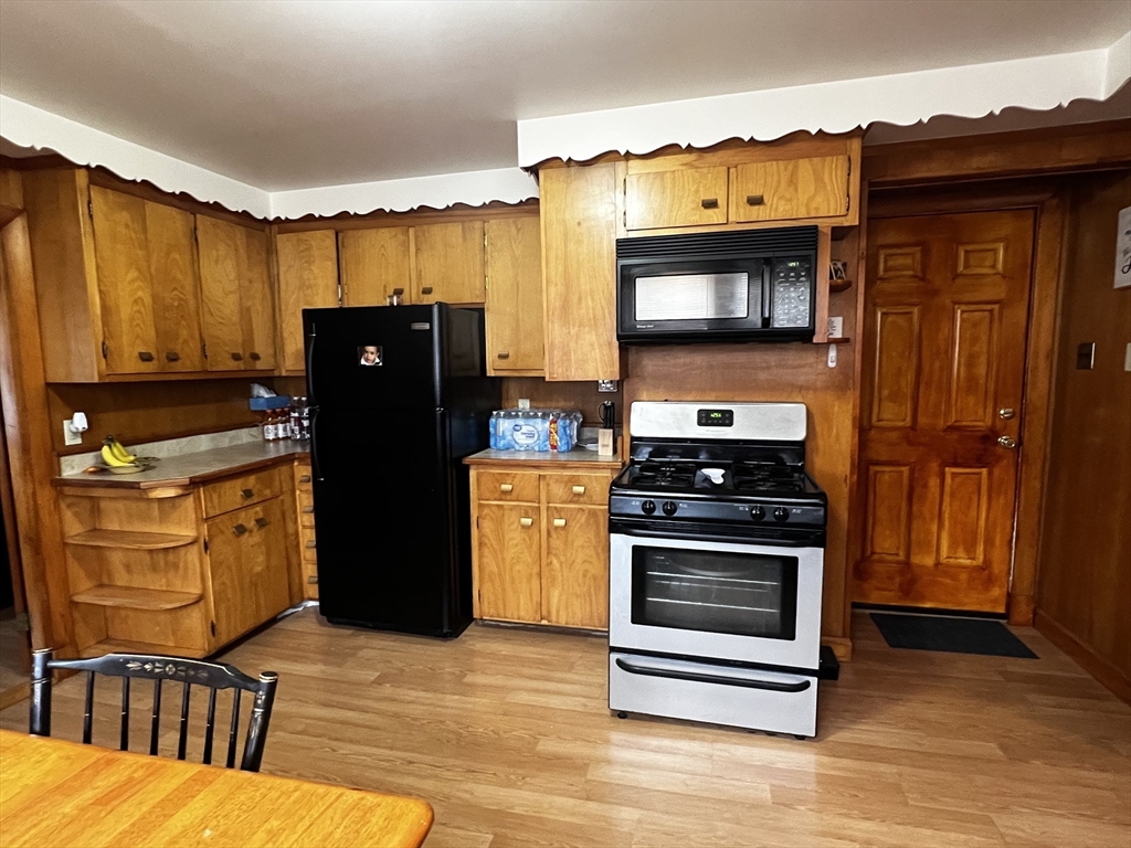 68 Water St # 2R
