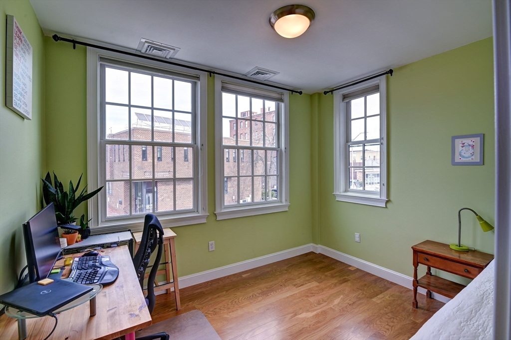 150 Hampshire St # 5