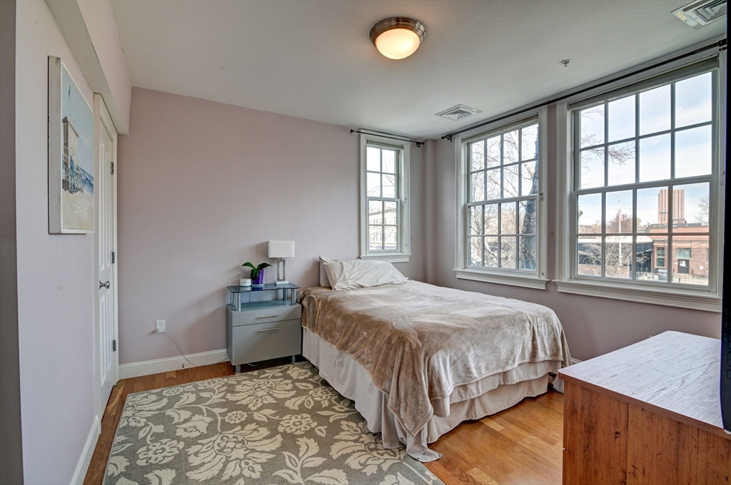 150 Hampshire St # 5