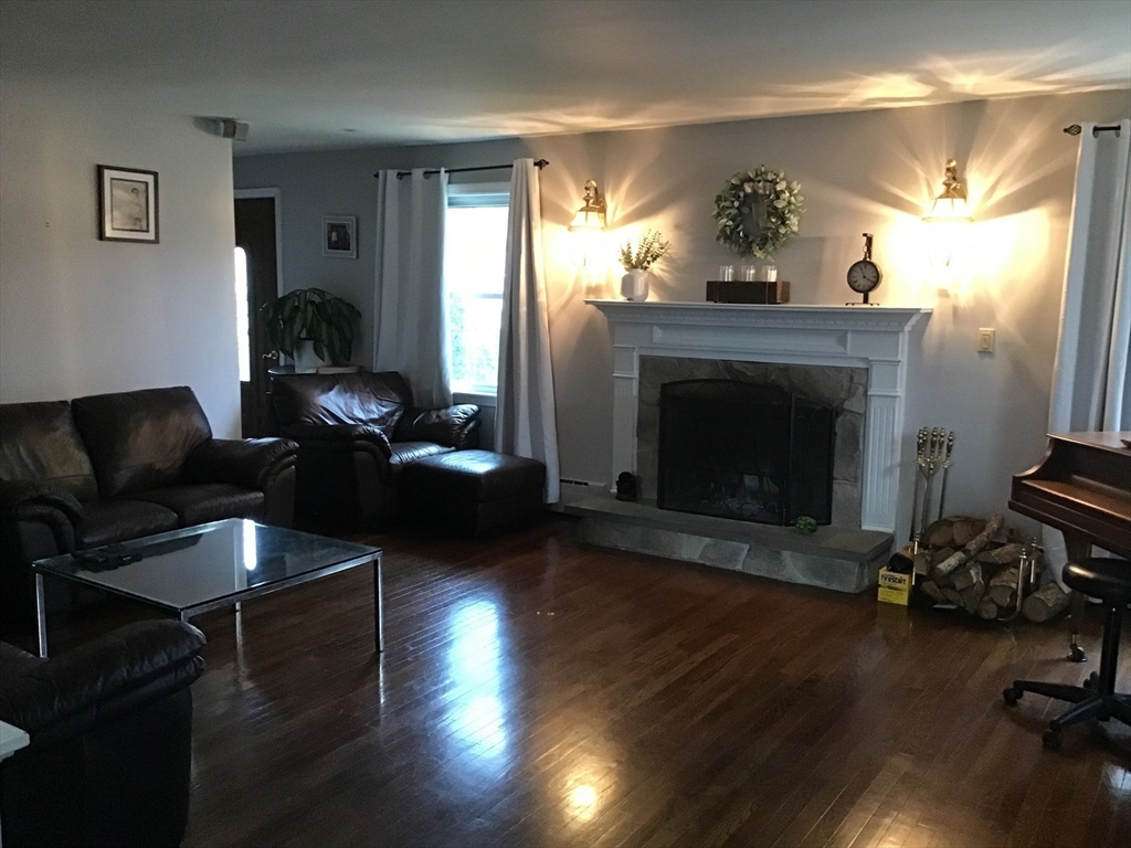 390 High St