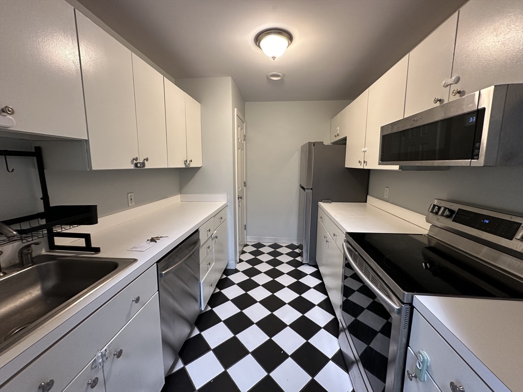 10 Weston Ave # 411