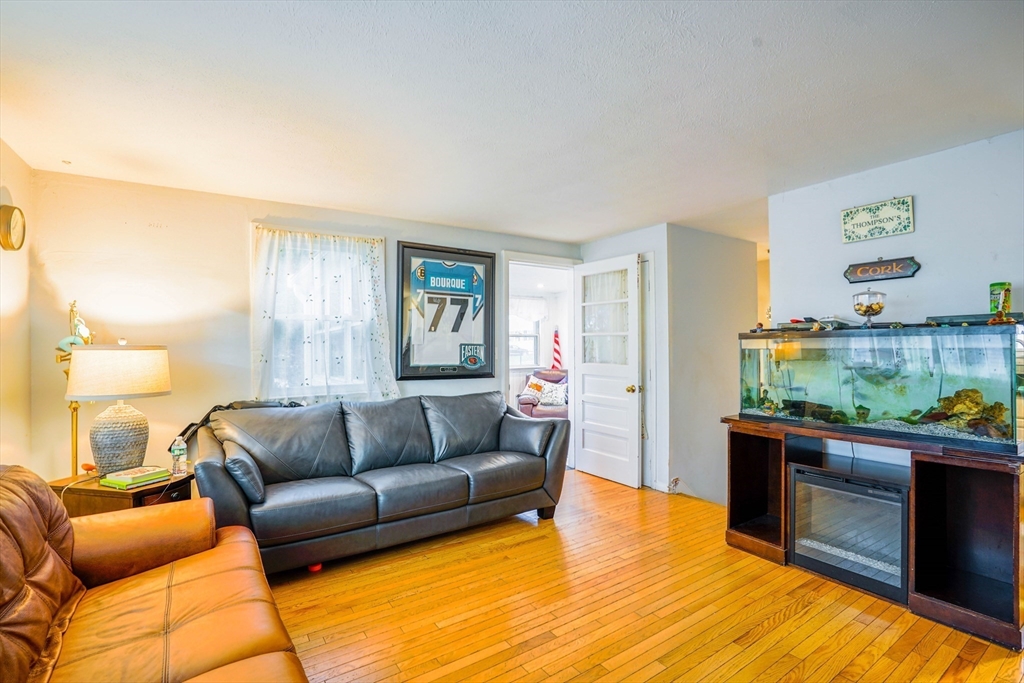 194 Roosevelt Rd