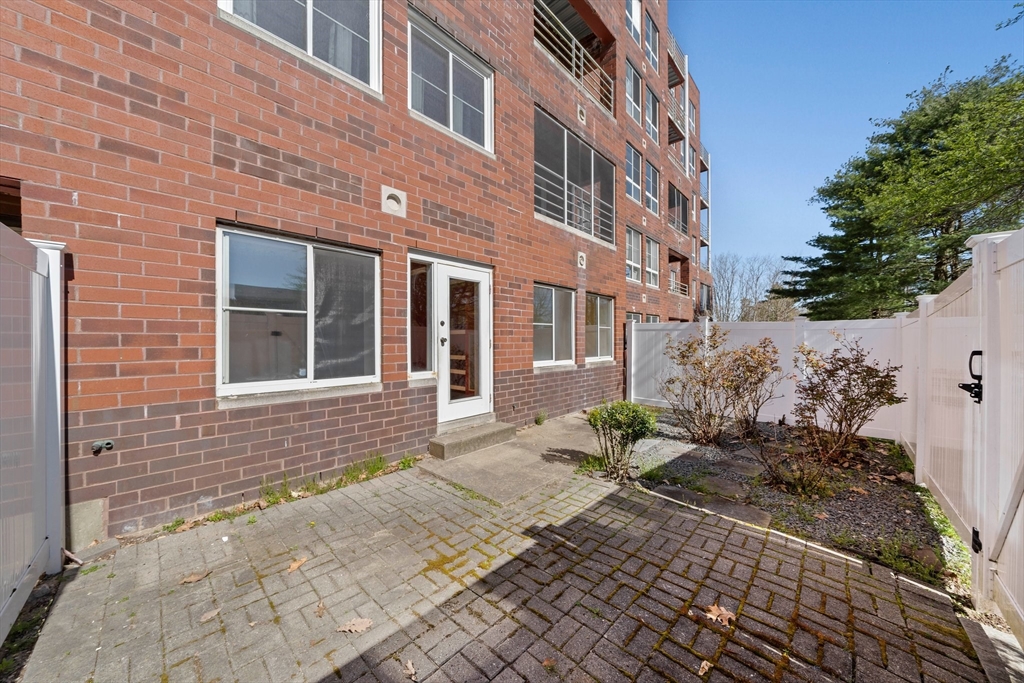 160 Burkhall St # 102