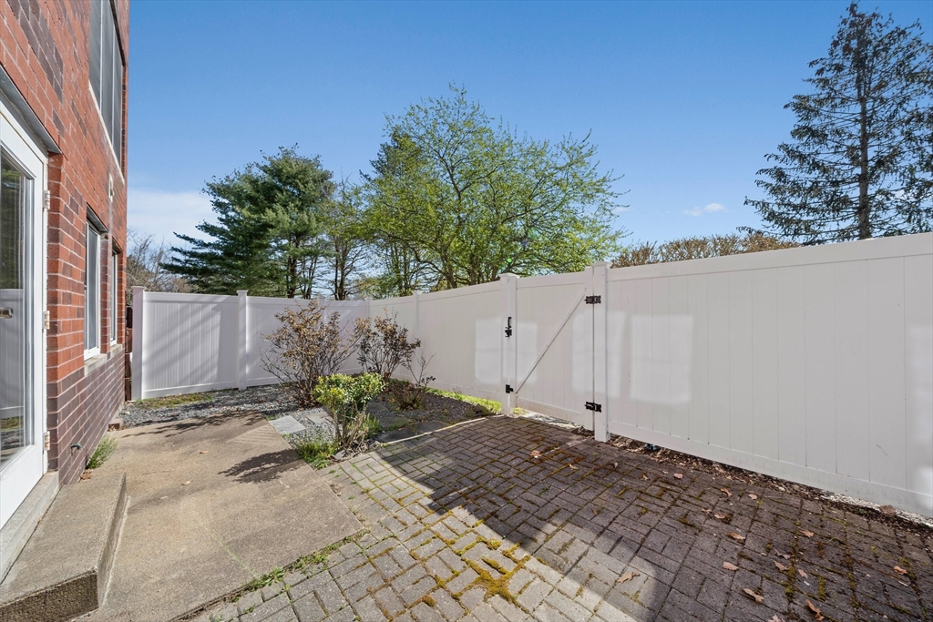160 Burkhall St # 102