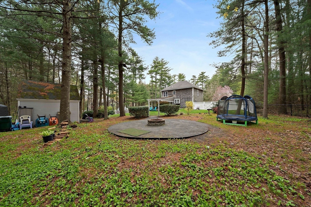 4 Tall Timbers Ln
