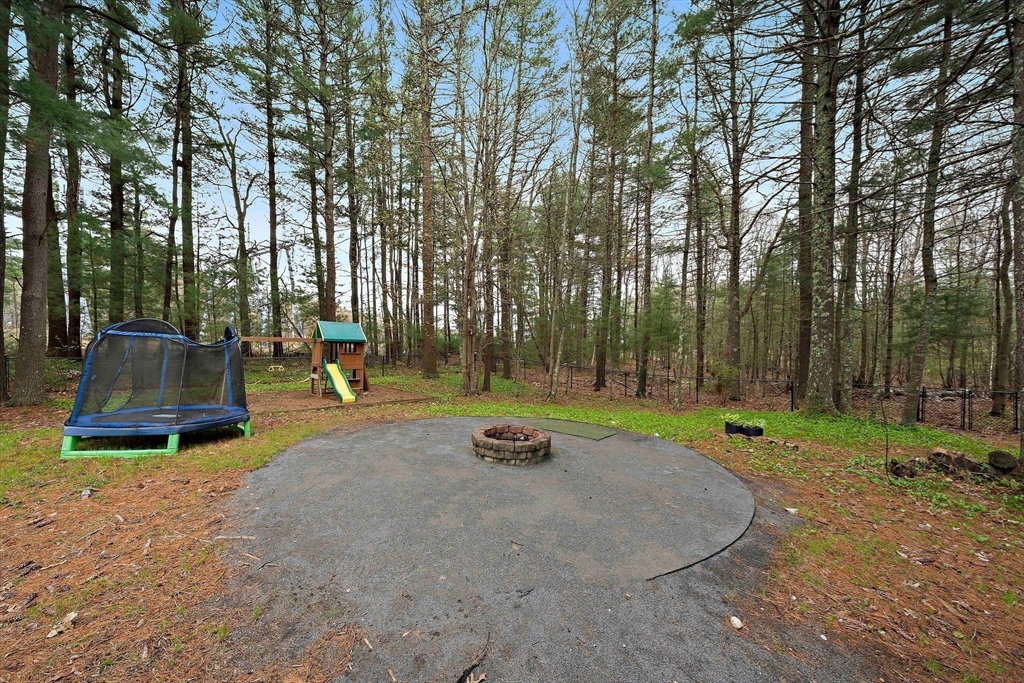 4 Tall Timbers Ln