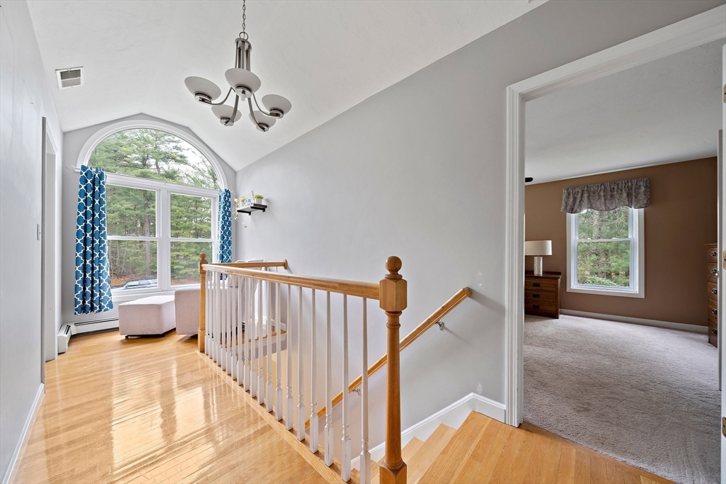4 Tall Timbers Ln