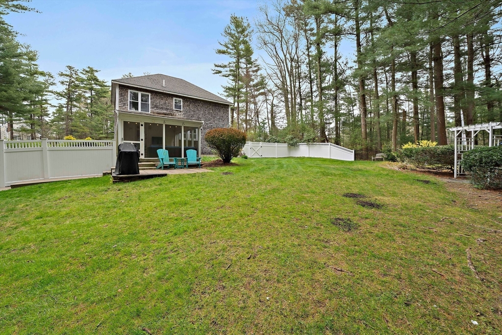 4 Tall Timbers Ln
