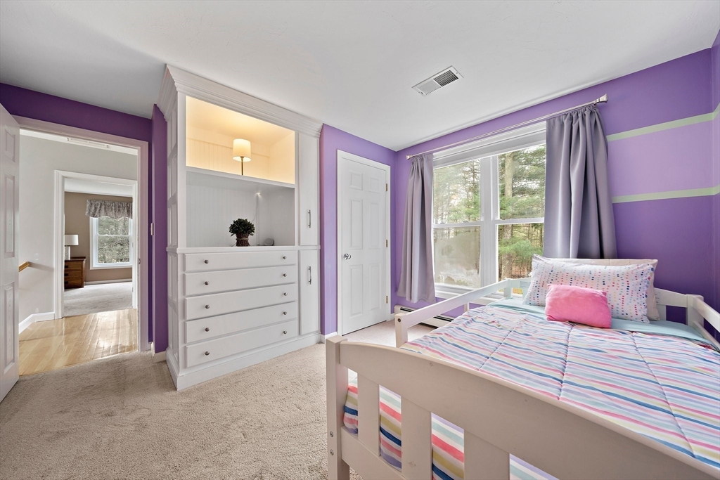 4 Tall Timbers Ln