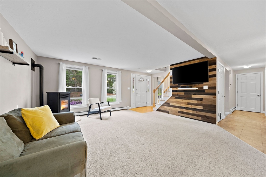 4 Tall Timbers Ln