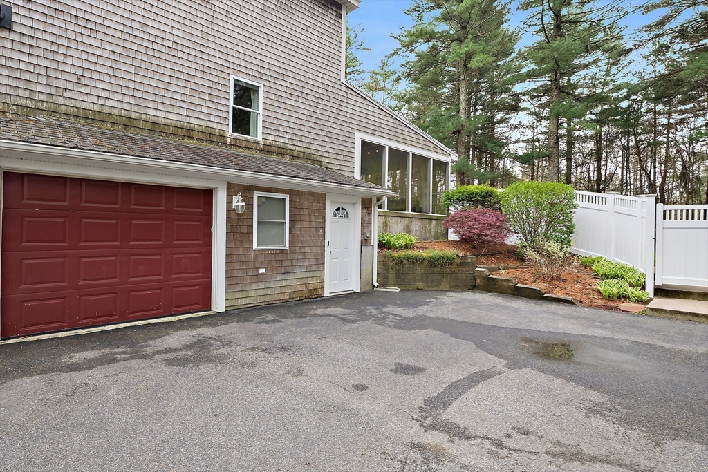 4 Tall Timbers Ln