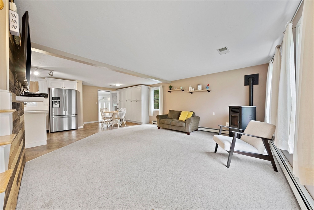 4 Tall Timbers Ln