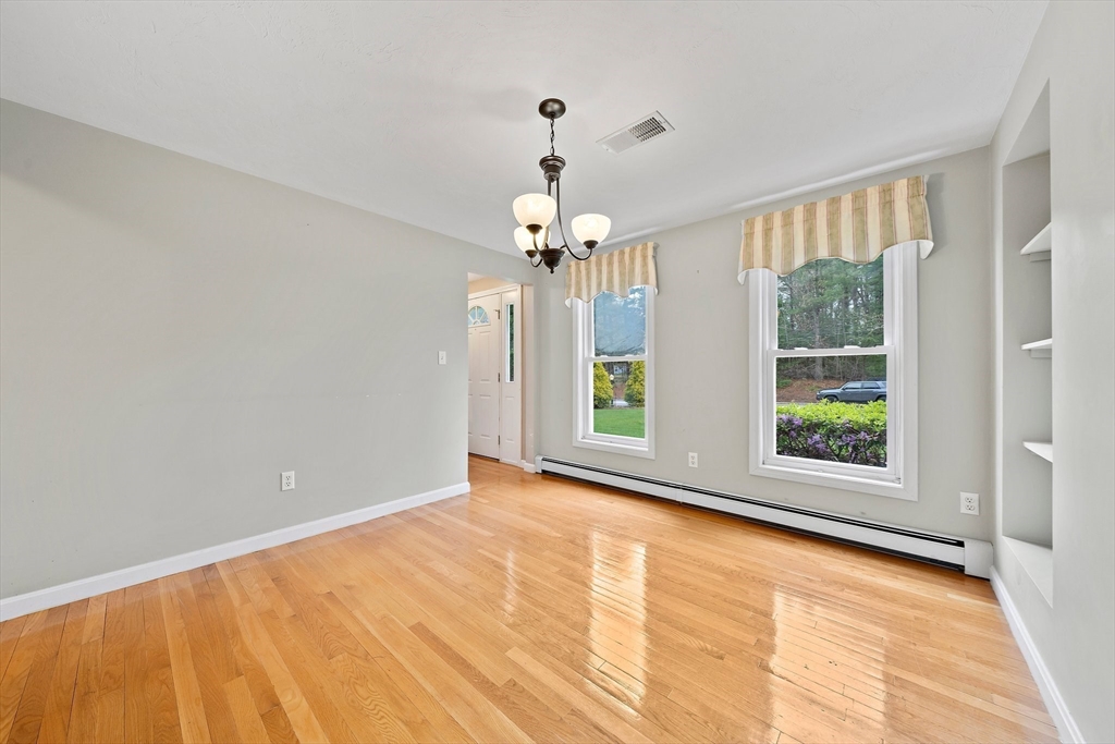 4 Tall Timbers Ln