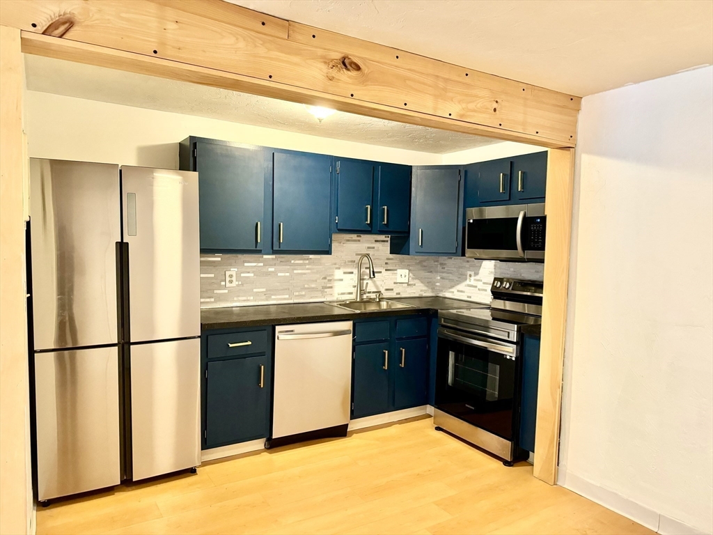 16 Erick Rd # 32
