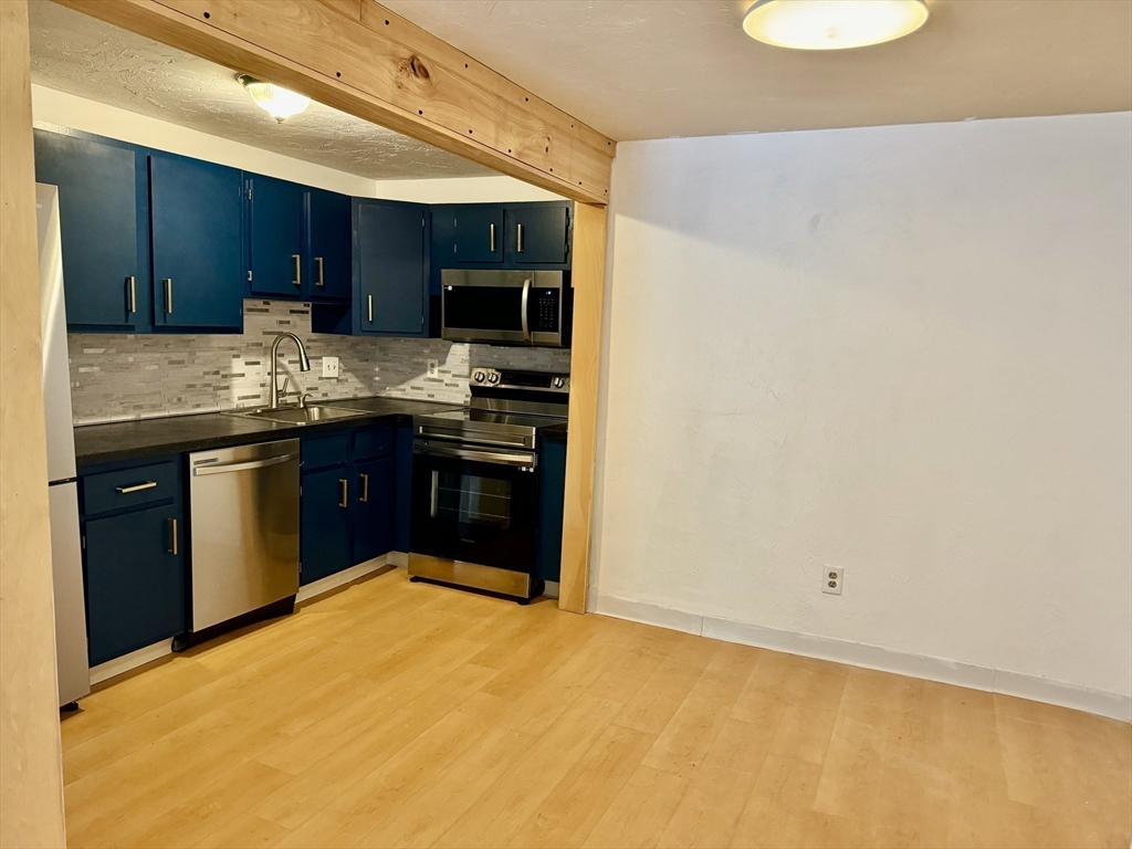 16 Erick Rd # 32