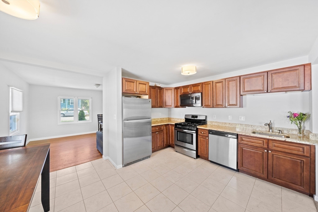 44 Pine Tree Ln