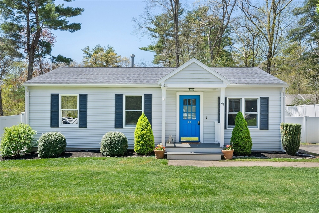 44 Pine Tree Ln