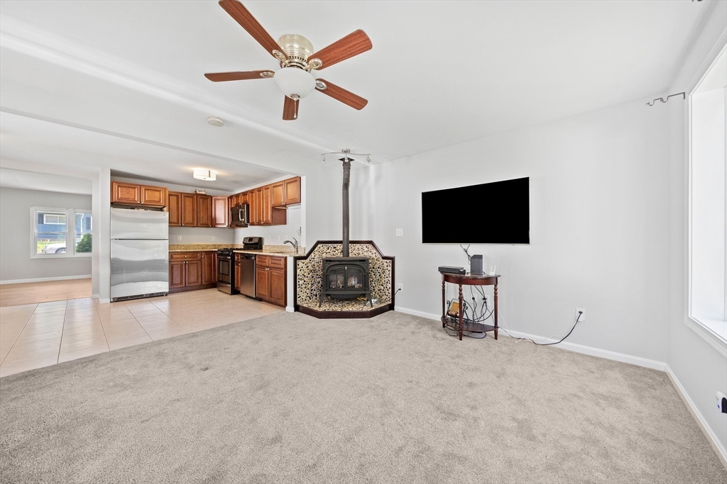 44 Pine Tree Ln