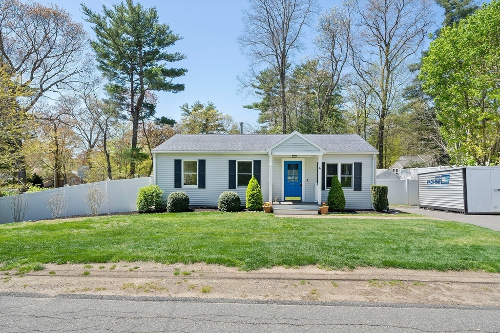 44 Pine Tree Ln