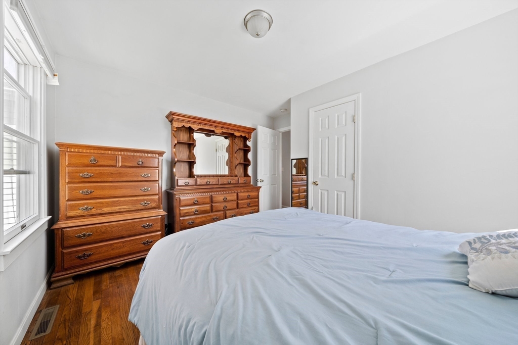 44 Pine Tree Ln