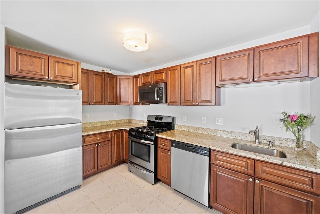 44 Pine Tree Ln