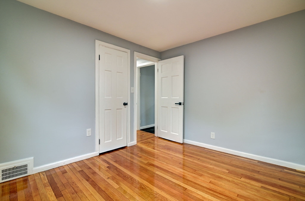 15 Langley Cir # 2
