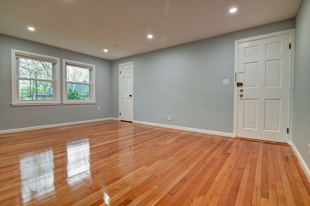 15 Langley Cir # 2