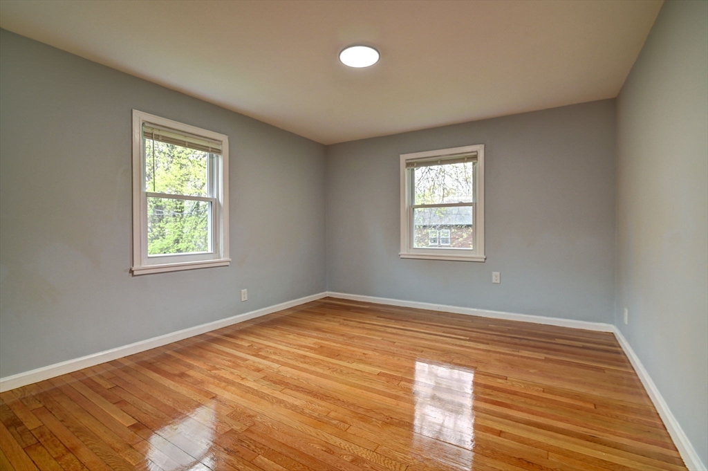 15 Langley Cir # 2