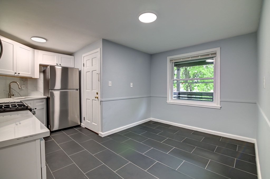 15 Langley Cir # 2