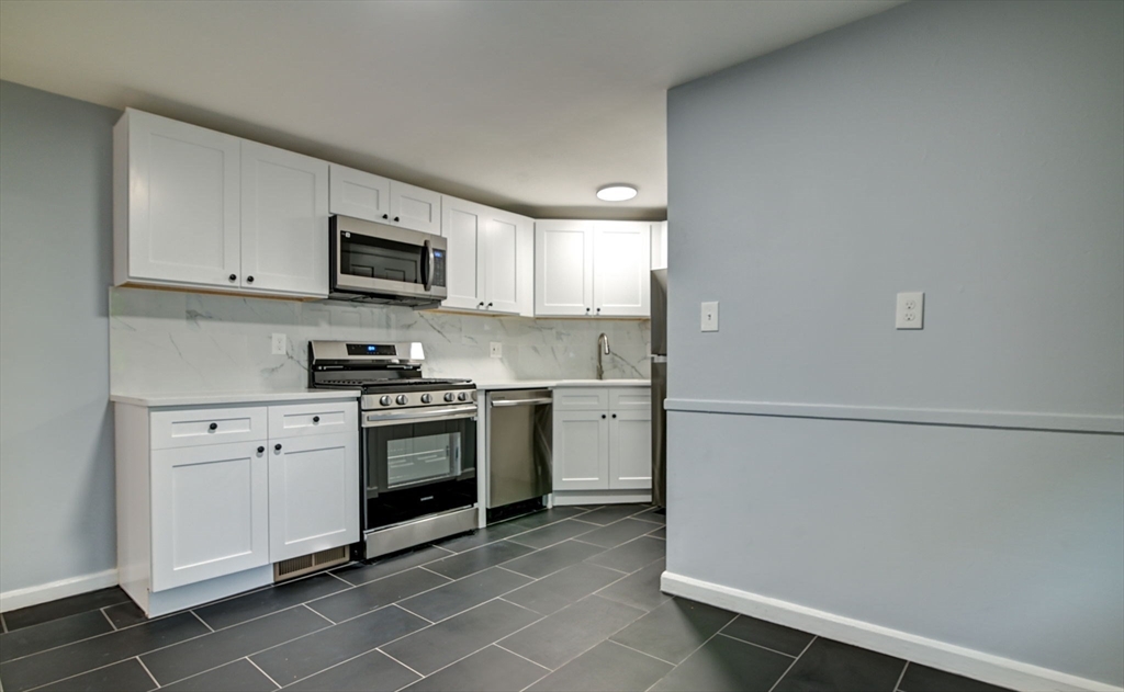 15 Langley Cir # 2