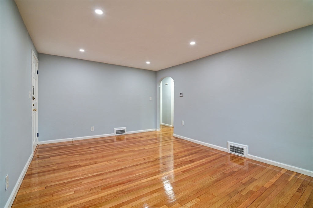 15 Langley Cir # 2
