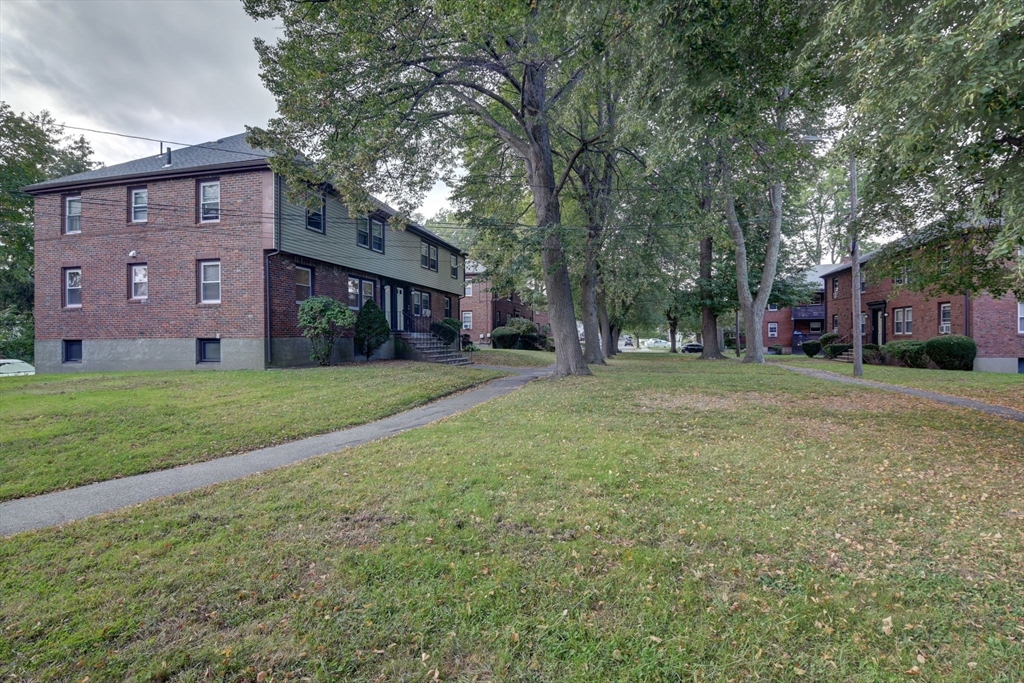 15 Langley Cir # 2