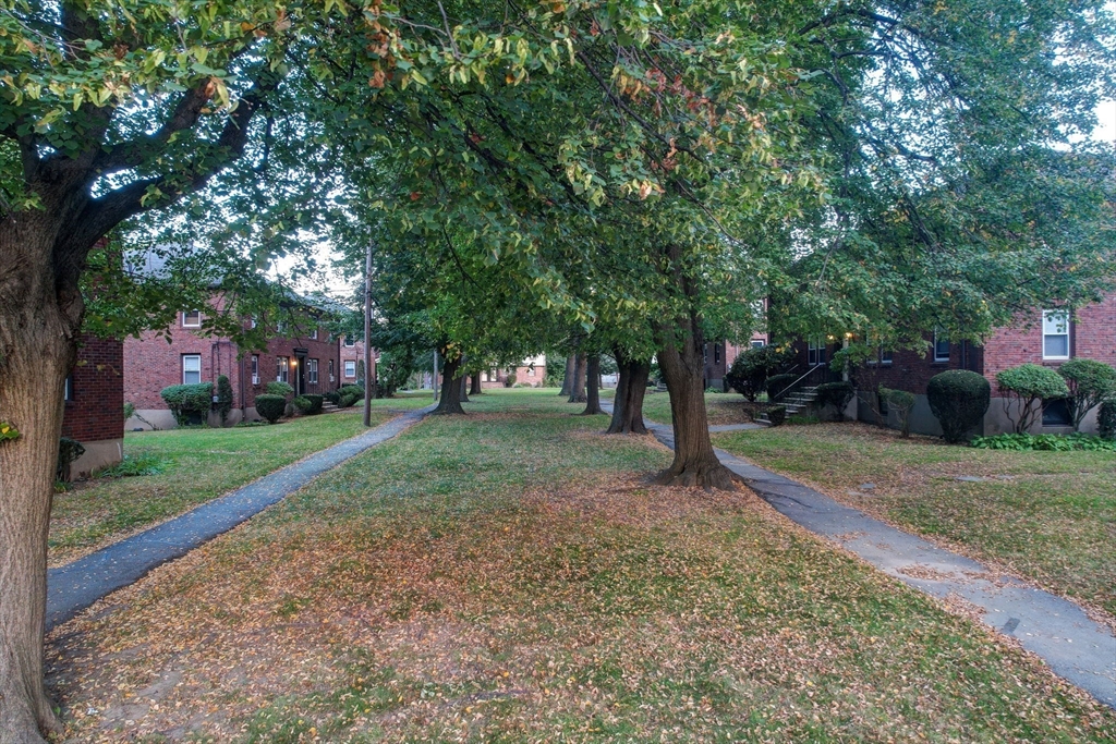 15 Langley Cir # 2