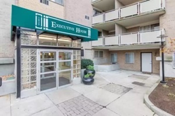 1025 Hancock St # 5L