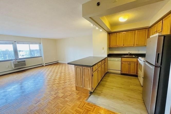 1025 Hancock St # 5L