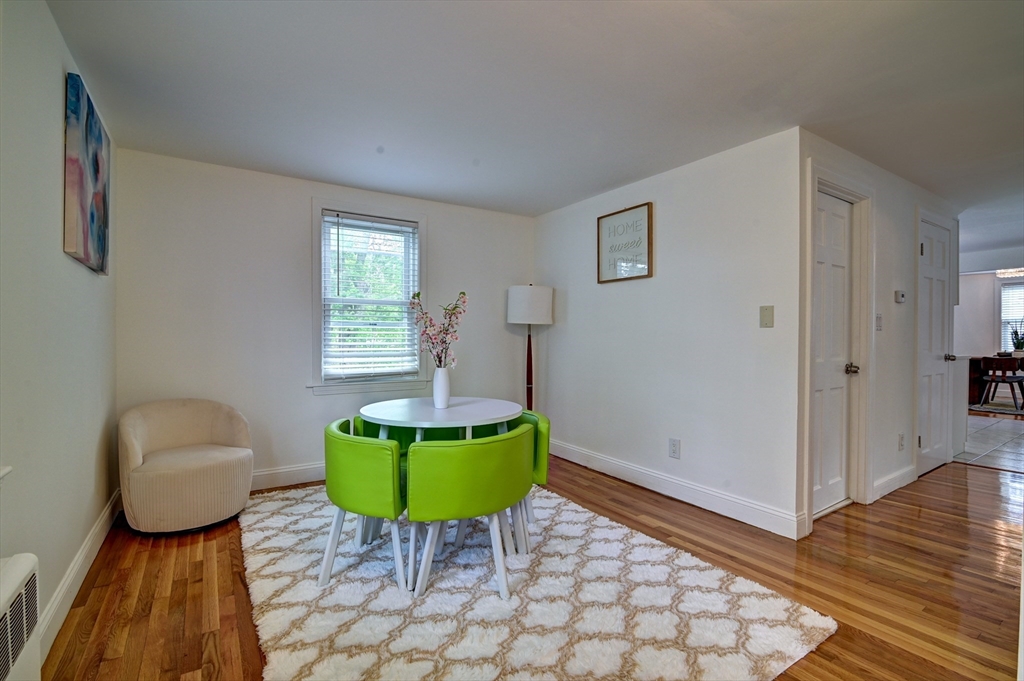 18 Bow St