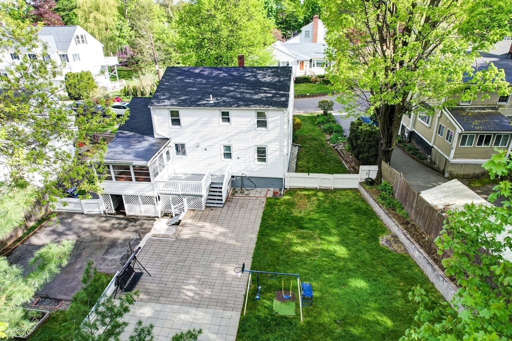 18 Bow St